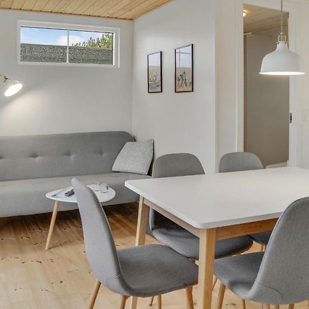 2 Bedroom Gorgeous Apartment In Vaeggerlose Bøtø By Exteriér fotografie