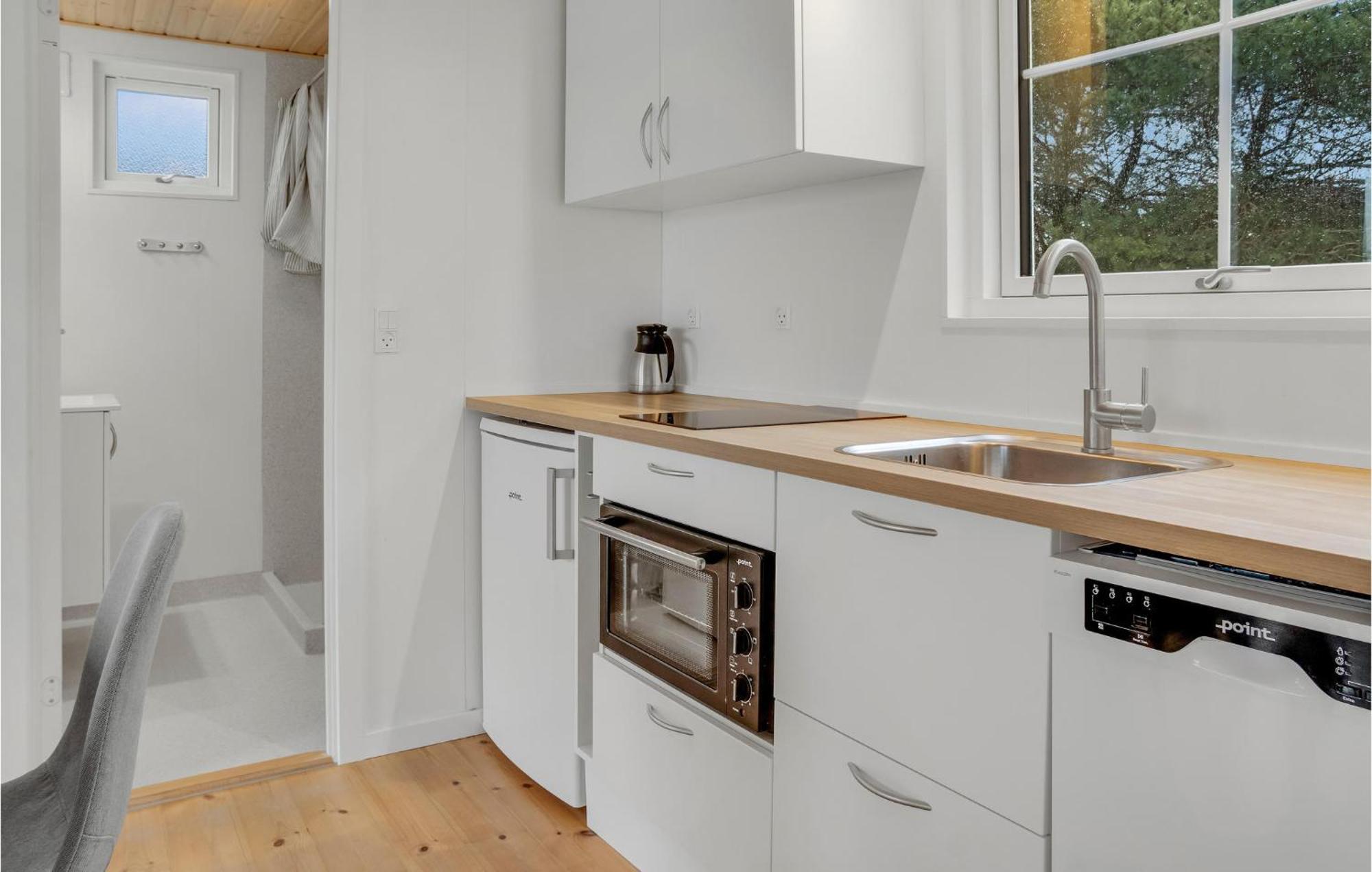 2 Bedroom Gorgeous Apartment In Vaeggerlose Bøtø By Exteriér fotografie